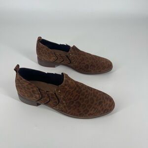 Clarks Leopard Flats (SB10#32)